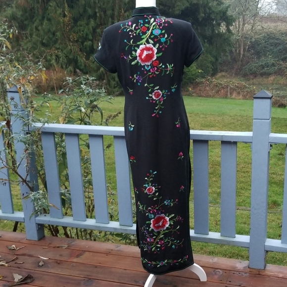 Embroidered Oriental black silk dress size XL - Picture 2 of 8